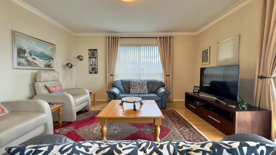 4 Bedroom Property for Sale in Greenways Golf Estate Western Cape